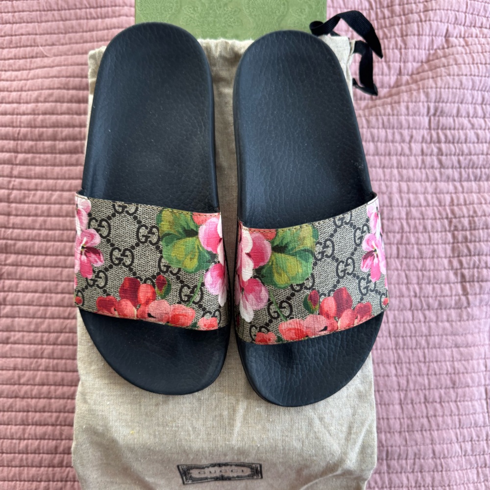 Gucci Bloom Floral Slides with original box and dust bag